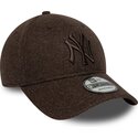 bone-curvo-castanho-snapback-com-logo-castanho-9forty-winter-da-new-york-yankees-mlb-da-new-era