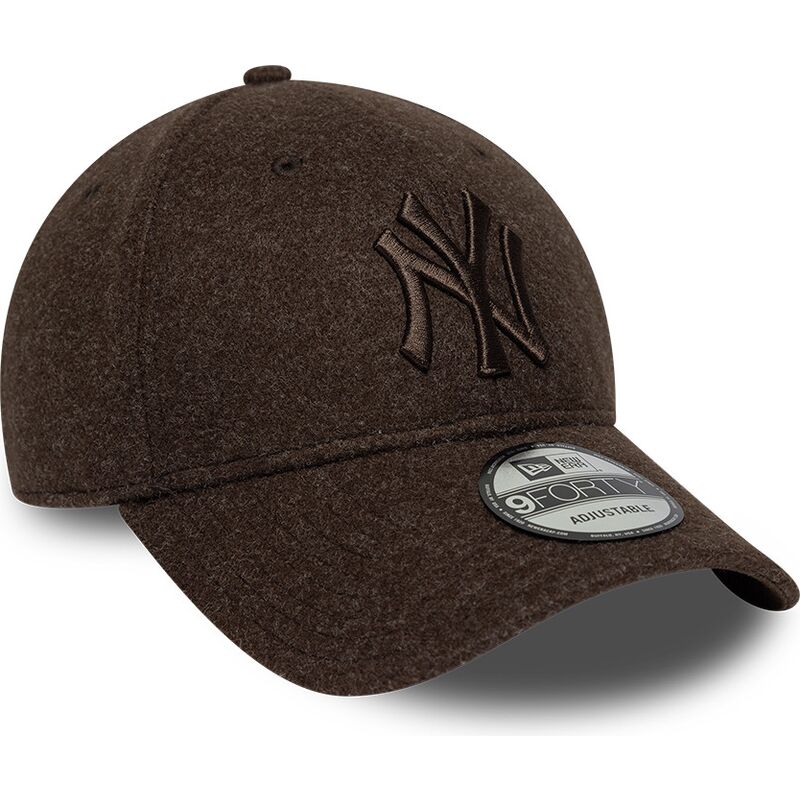 bone-curvo-castanho-snapback-com-logo-castanho-9forty-winter-da-new-york-yankees-mlb-da-new-era