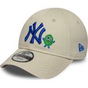 bone-curvo-bege-ajustavel-com-logo-azul-9forty-monster-icon-da-new-york-yankees-mlb-da-new-era