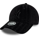 bone-curvo-preto-ajustavel-para-mulheres-com-logo-preto-9forty-velour-da-new-york-yankees-mlb-da-new-era