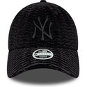 bone-curvo-preto-ajustavel-para-mulheres-com-logo-preto-9forty-velour-da-new-york-yankees-mlb-da-new-era