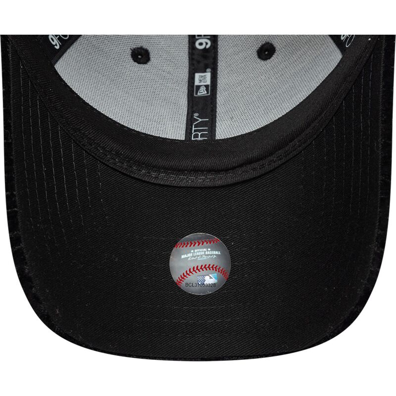 bone-curvo-preto-ajustavel-para-mulheres-com-logo-preto-9forty-velour-da-new-york-yankees-mlb-da-new-era bone-curvo-preto-ajustavel-para-mulheres-com-logo-preto-9forty-velour-da-new-york-yankees-mlb-da-new-era