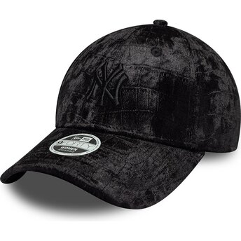 Boné curvo preto ajustável para mulheres com logo preto 9FORTY Pattern Velour da New York Yankees MLB da New Era