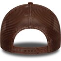 bone-trucker-castanho-com-logo-castanho-e-frame-outline-da-new-york-yankees-mlb-da-new-era