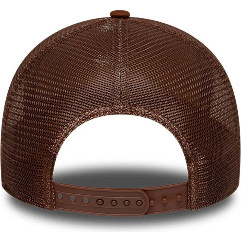 bone-trucker-castanho-com-logo-castanho-e-frame-outline-da-new-york-yankees-mlb-da-new-era