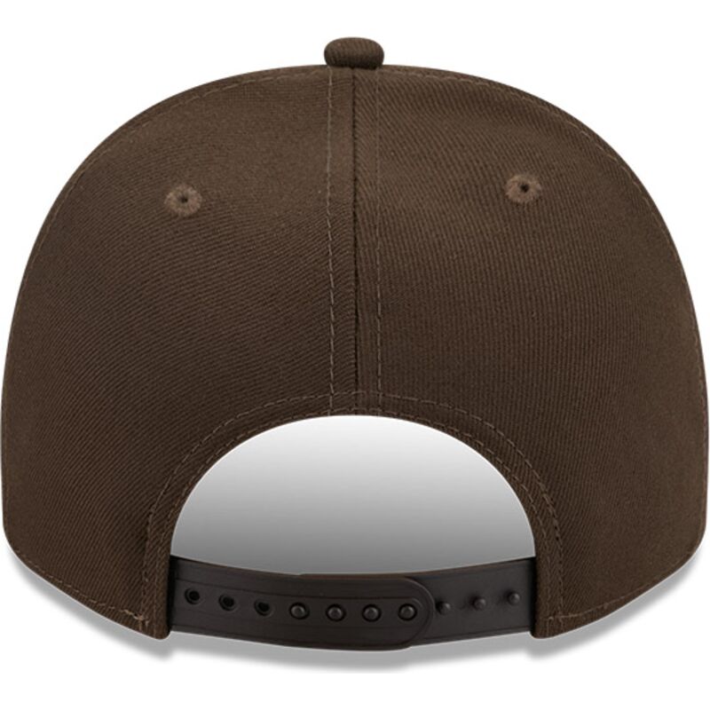bone-curvo-castanho-snapback-9fifty-a-frame-precurved-visor-pin-da-atlanta-braves-mlb-da-new-era