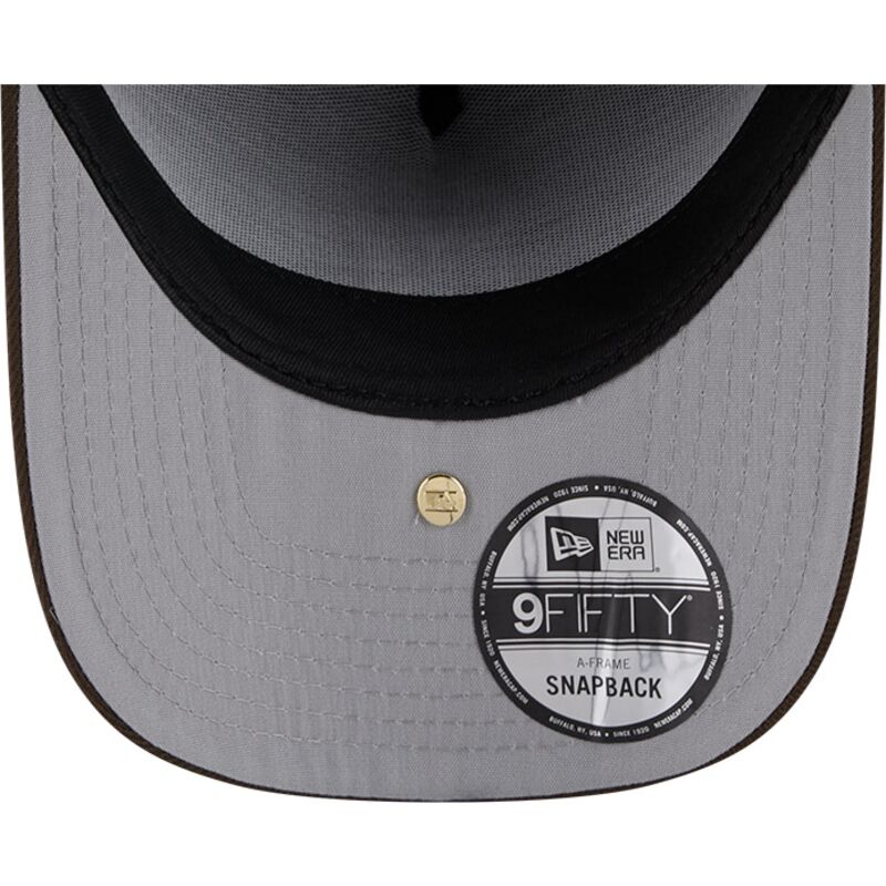 bone-curvo-castanho-snapback-9fifty-a-frame-precurved-visor-pin-da-new-york-yankees-mlb-da-new-era