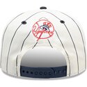 bone-curvo-azul-marinho-e-branco-snapback-19twenty-pinstripe-da-new-york-yankees-mlb-da-new-era
