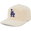 bone-curvo-bege-ajustavel-com-logo-azul-19twenty-precurved-corduroy-pastel-da-los-angeles-dodgers-mlb-da-new-era