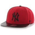bone-plano-vermelho-snapback-com-pala-brilhante-dos-mlb-new-york-yankees-da-47-brand