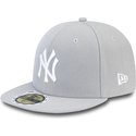bone-plano-cinza-justo-para-crianca-com-logo-branco-59fifty-essential-dos-new-york-yankees-mlb-da-new-era